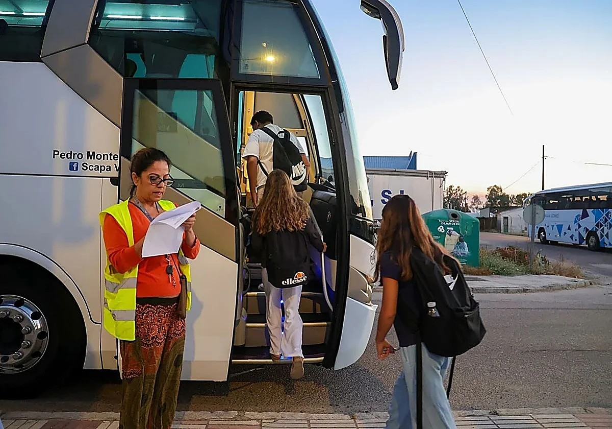 Educación de Extremadura solicita subsanaciones a empresas de transporte escolar para cerrar la licitación de emergencia