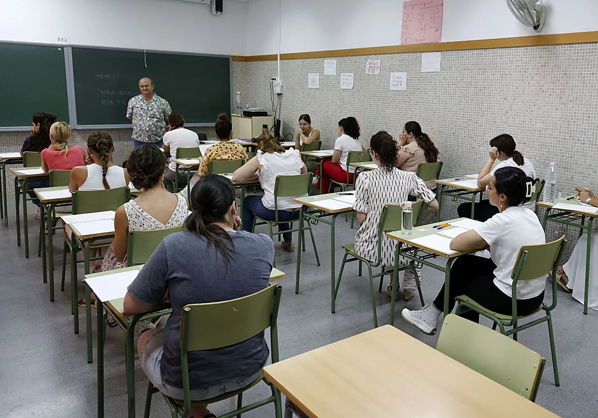La Conselleria de Educación cambia los contenidos de la próxima oposición docente a menos de un mes del primer examen