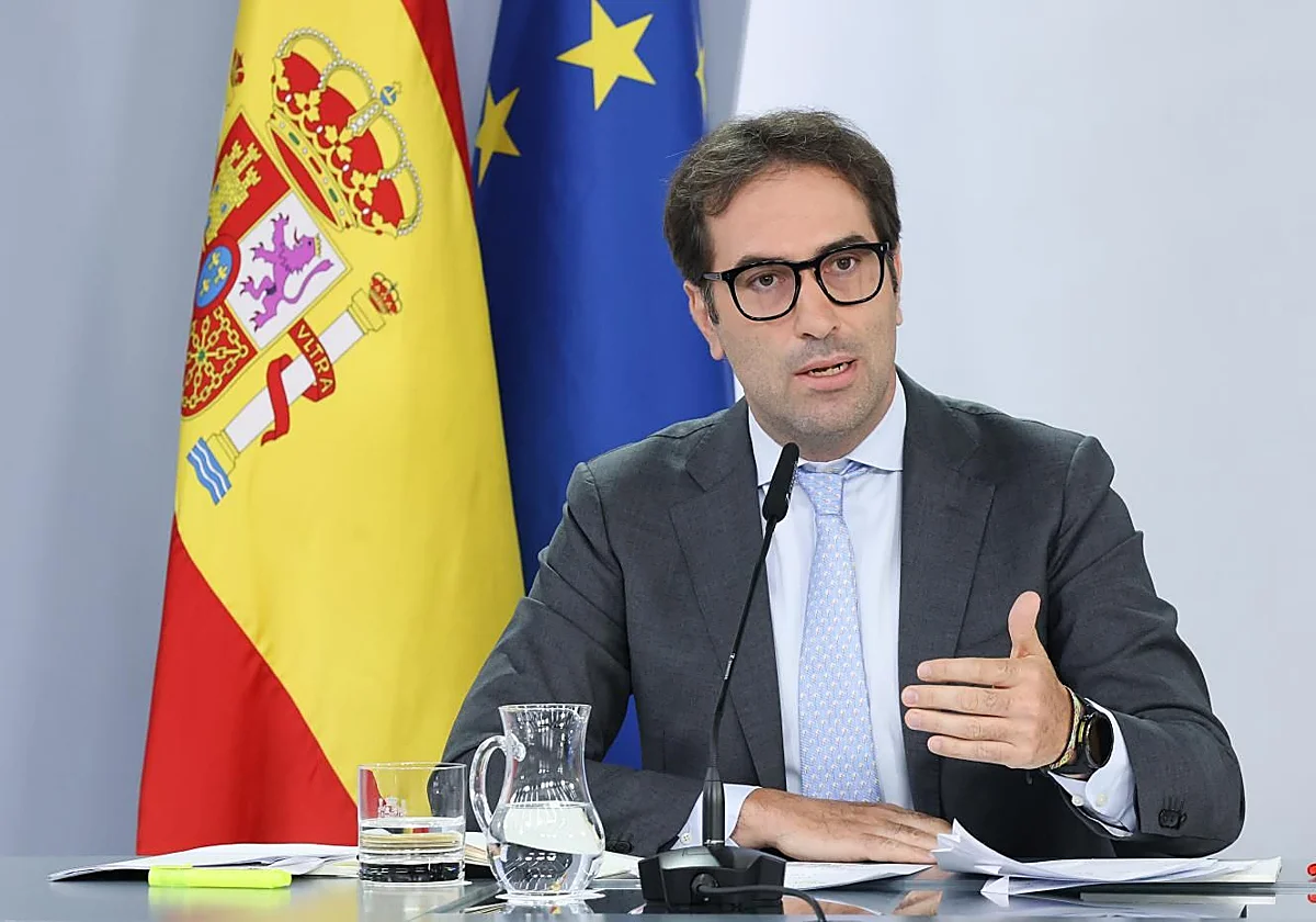 La Economía Española Navega entre la Estabilidad Aparente y los Desafíos Estructurales: Un Análisis Crítico del Pulso del PIB