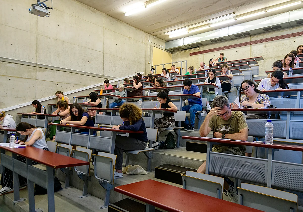 La Región de Murcia en la Encrucijada Educativa: Una Búsqueda Urgente de Docentes para Sostener el Futuro