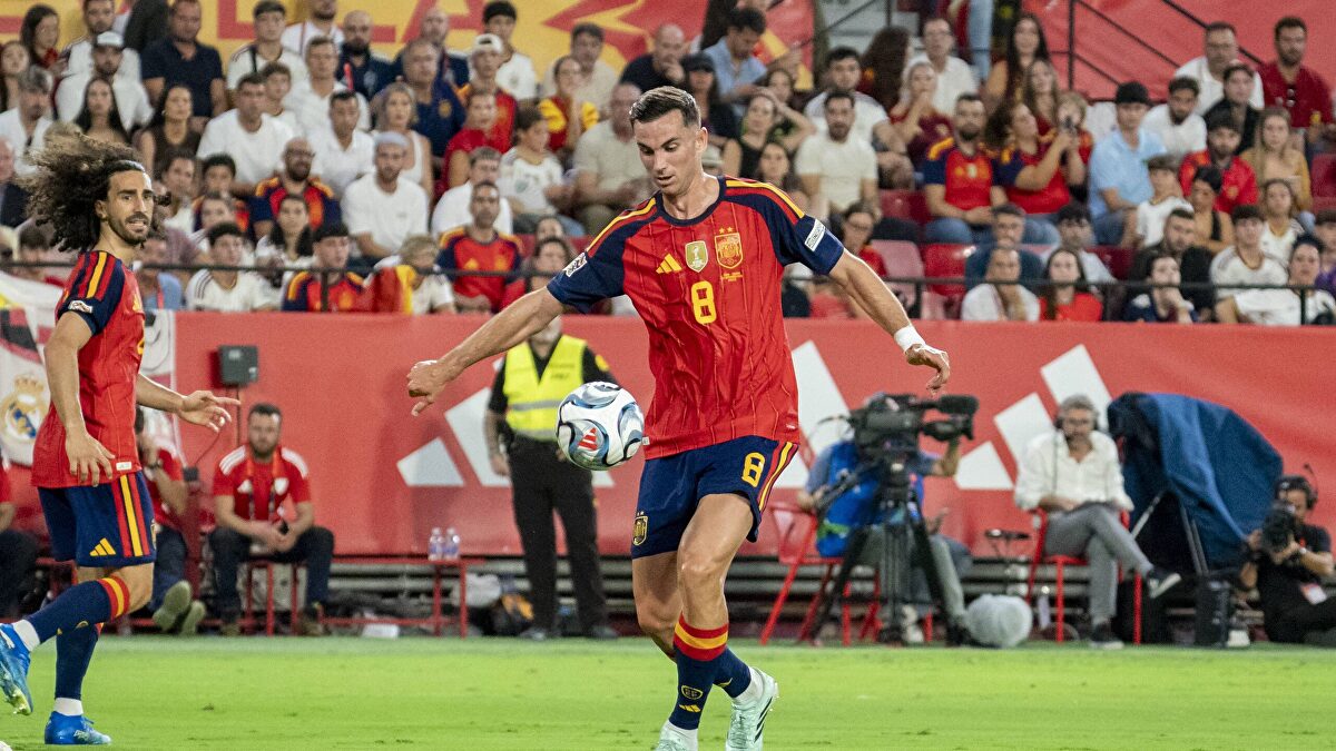 La Paternidad Llama: Fabián Ruiz Abandona la Concentración de España en un Giro Inesperado